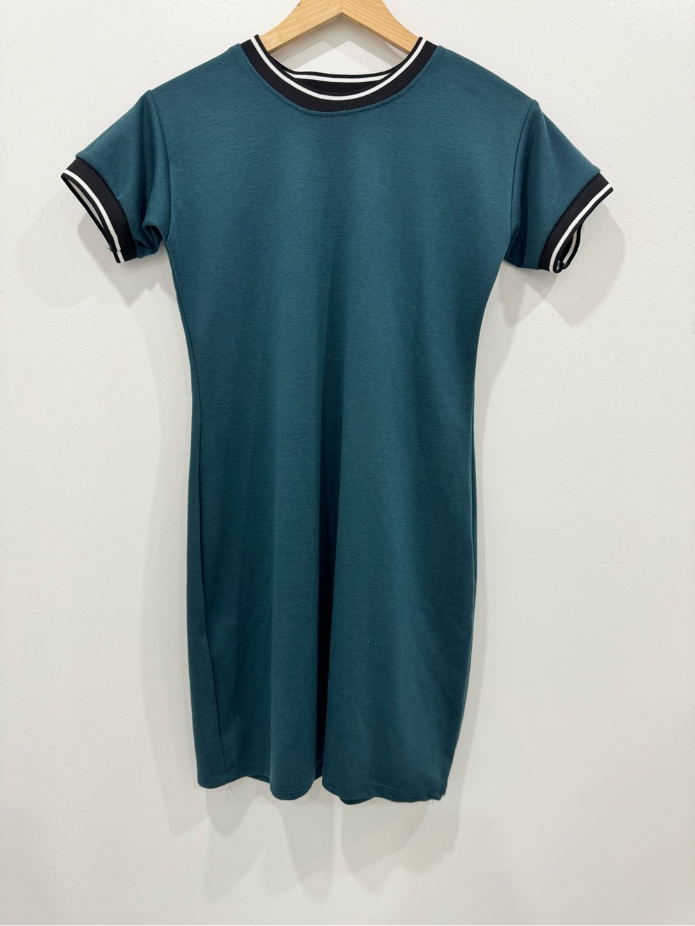 Teal Short-Sleeve Midi Dress with Contrast Trim